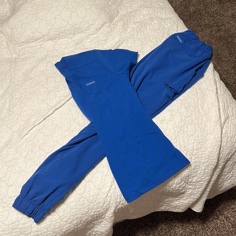 Scrub set - Picture 3 of 3